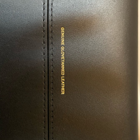 Authentic Coach speciality purse - Picture 6 of 7